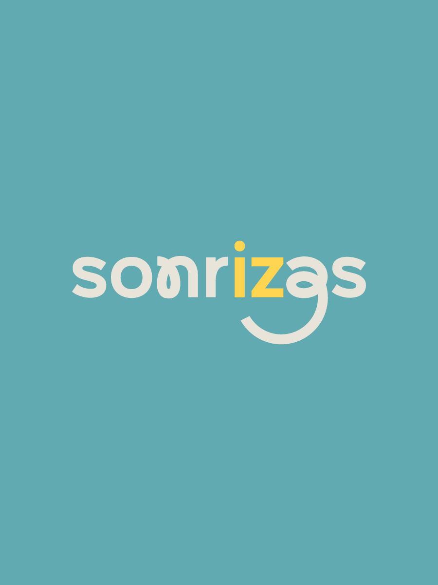 Modelo sonriendo para una campaña publicitaria